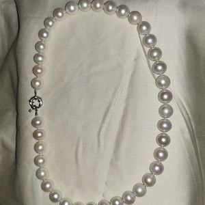 Fresh Pearls Necklace